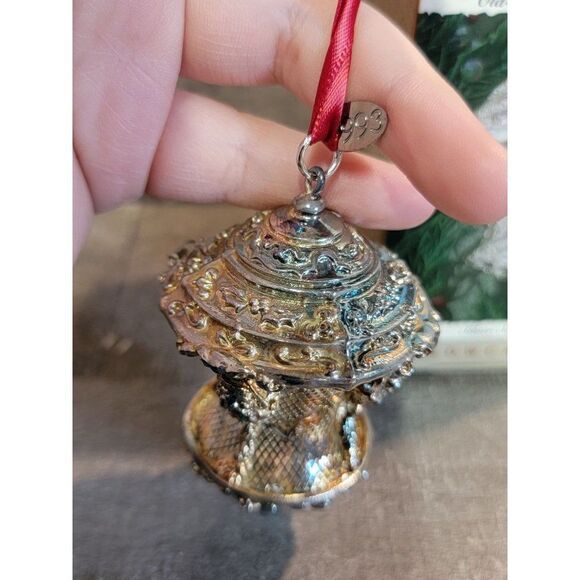 Hallmark silver Santa 1993 ornament Xmas decor - Picture 5 of 7